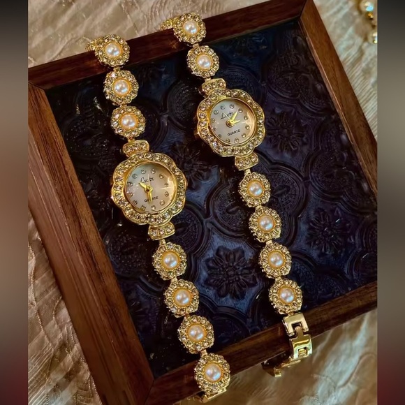 Vintage Floral Pearl & Rhinestone Gold Watch – Elegant Women’s Quartz main image 4